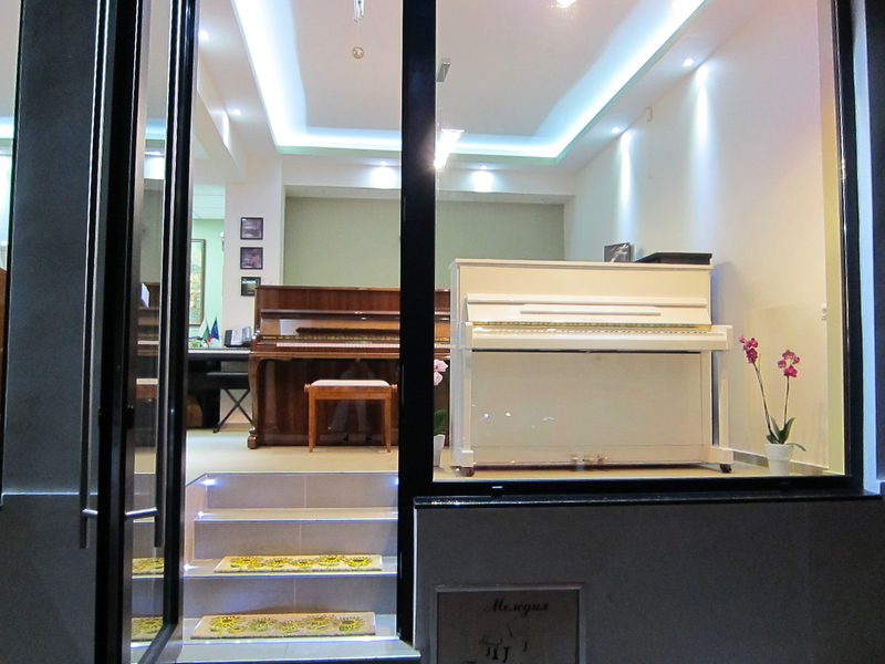 Piano shop Melody