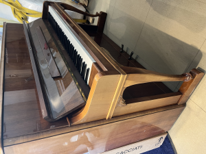 AUGUST FORSTER Model Super -Chippendale