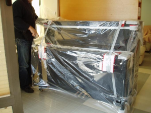 Delivery to the customer's home to a new piano C.BECHSTEIN.