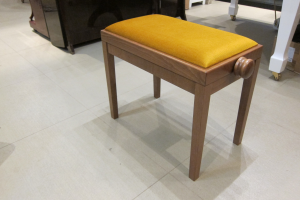 Стол за пиано Discacciati - 105 R светъл орех сатен/ златно кадифе